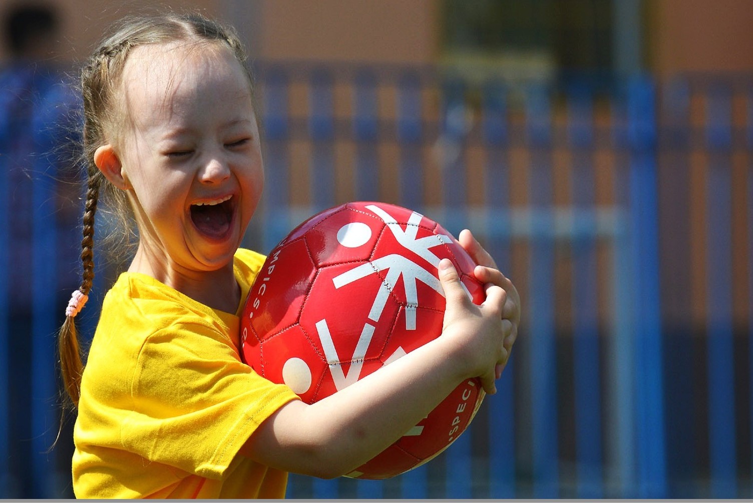 Адаптивная физкультура для детей инвалидов. Инвентарь для лфк. Физкультура для дошкольников. Воспитание детей имеющих речевые нарушения. Дети с ограниченными возможностями лфк.